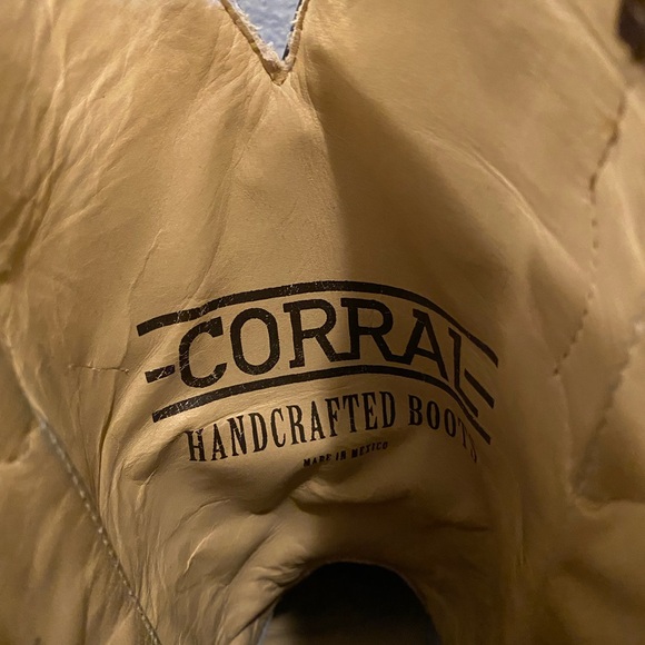 Corral Tan Handcrafted Boots - Picture 5 of 6